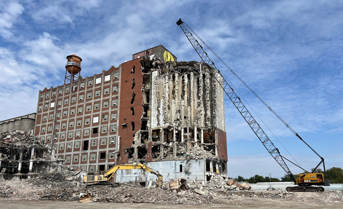 The big crane and wrecking ball have been working to bring down the 160' tall Turbo and Bulk Storage buildings at the Pillsbury site this week.