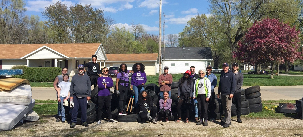 Moving Pillsbury Forward has partnered with the Pillsbury Neighborhood Association, SIU-Med School Students, and the City of Springfield to initiate a Spring cleanup in the Pillsbury Neighborhood.